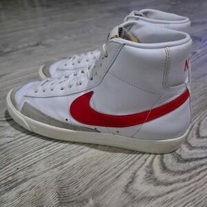 Nike Blazer '77 Mid Vintage Habanero Red Women's Size 10 - Men Size 8.5